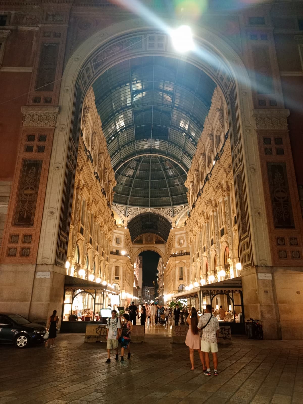 Night view of Galleria Vittorio Emanuele II.